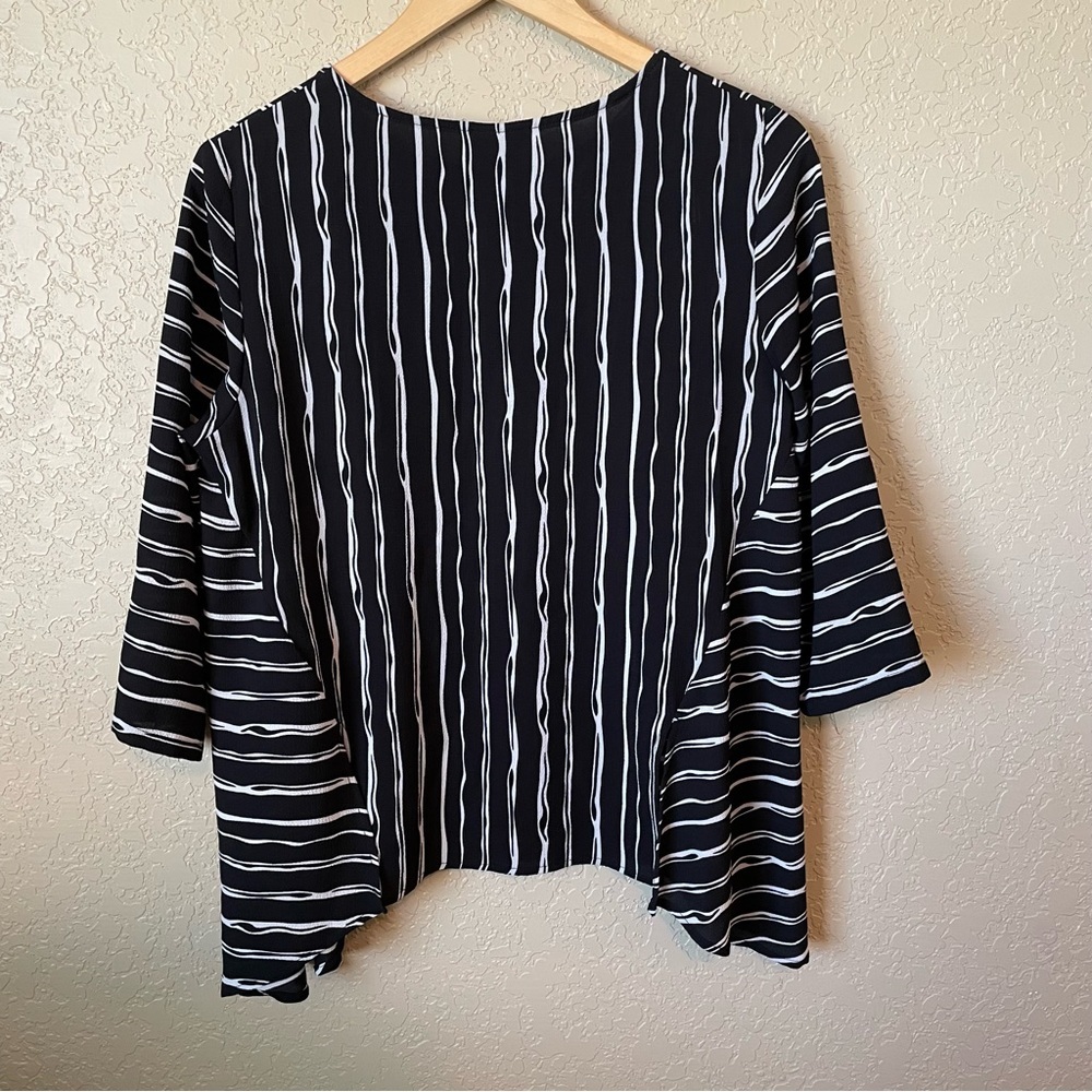 Niche Like New Blouse - Picture 2 of 6